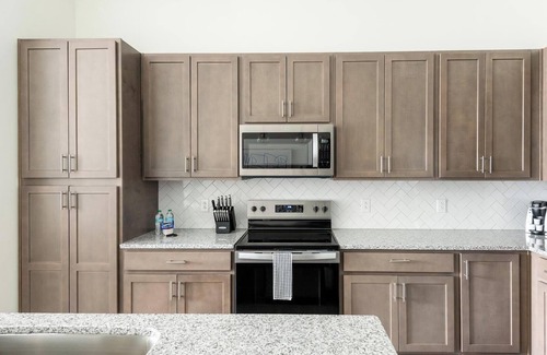 Wilmington Apartment | Landing | Amazing 1BD, Gym, Clubhouse