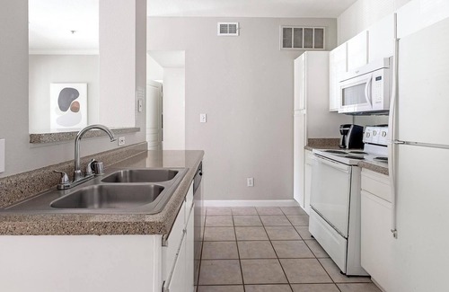 Briarforest Apartment | Landing | Amazing 1BD, Pool, Gym