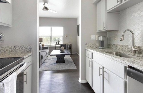 Royal Ridge Apartment | Landing | Amazing 1BD, Clubhouse, Gym