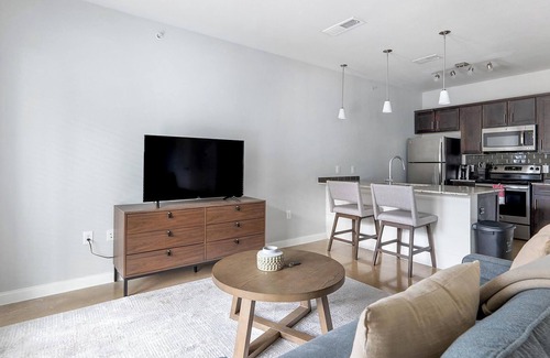 Buda Apartment | Landing | Amazing Studio, Gym, Pool