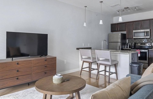 Buda Apartment | Landing | Amazing Studio, Gym, Pool
