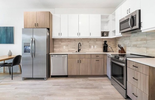 Richmond Apartment | Landing at 1510 Belleville - 1 Bedroom in Scott.