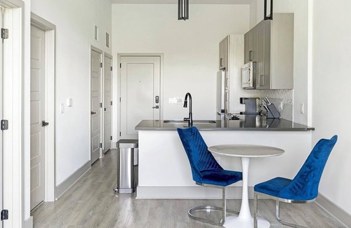 Nashville Apartment | Landing at Abberly Foundry - 1 Bedroom in Watki.