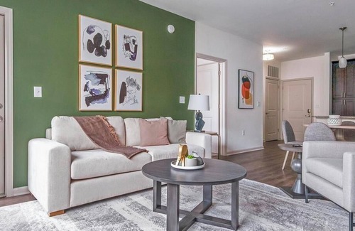 Seven Springs Apartment | Landing at Avalon at Seven Springs Apartments - 2 Bedrooms in Seven Springs