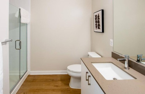 Garrison Apartment | Landing at Avalon Foundry Row - 2 Bedrooms in Downtown Owings Mills