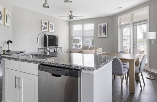 Chapel Hill Apartment | Landing at Blu on Farrington - 2 Bedrooms in Woodland Acres