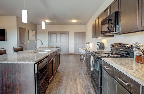 Fort Worth Apartment | Landing at Bottle House on Main - 2 Bedrooms in.