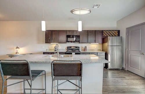 Fort Worth Apartment | Landing at Bottle House on Main - 2 Bedrooms in.