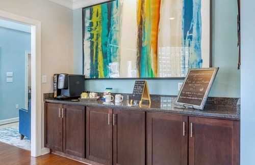 Woodland Hills Apartment | Landing at Brassfield Park Apartments - 1 Bedroom in North Greensboro