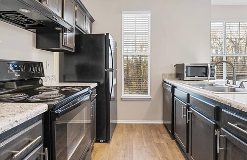 Greensboro Apartment | Landing at Brassfield Park Apartments - 2 Bedrooms in North Greensboro