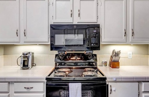 Green Hills Apartment | Landing at Chowning Square - 3 Bedrooms in Green Hills