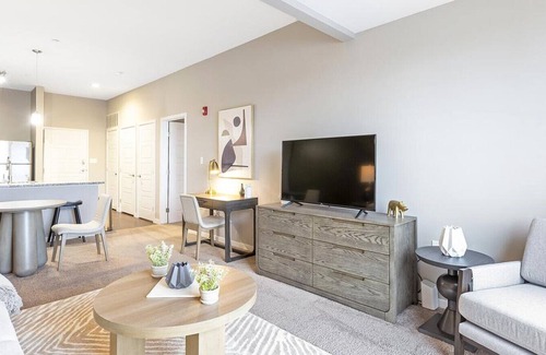West Central Apartment | Landing at Cityscape Flats - 1 Bedroom in West Central