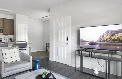 Dallas Apartment | Landing at Clark Ridge Canyon - 1 Bedroom in Redbird/Southwest Dallas