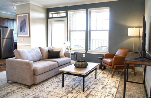 Briargate Apartment | Landing at Crowne at Briargate - 2 Bedrooms in Briargate