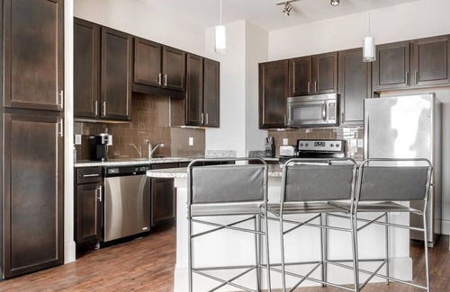 Memorial Apartment | Landing at District at Memorial Apartments - 2 Bedrooms in Memorial City