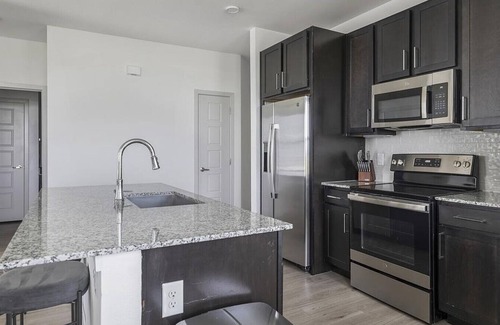 Austin Apartment | Landing at Eighty One10 - 2 Bedrooms in Harris Branch