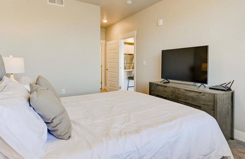 West Jordan Apartment | Landing at Gardner Station - 2 Bedrooms in Downtown West Jordan