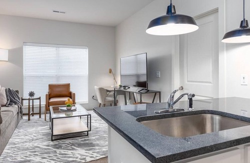 Columbus Apartment | Landing at Gateway Lofts - 1 Bedroom in West Scioto