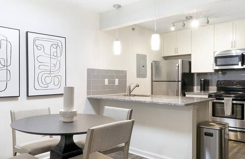 Marietta Apartment | Landing at Grandstand - 1 Bedroom in Downtown Marietta