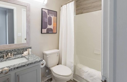 Wayne Apartment | Landing at Island Club - 1 Bedroom in Key Meadows