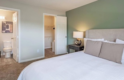 Wayne Apartment | Landing at Island Club - 1 Bedroom in Key Meadows