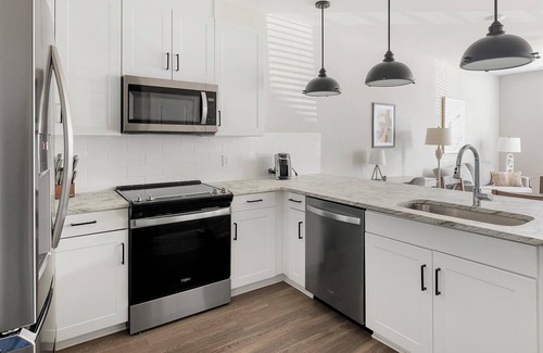 Huntsville Apartment | Landing at Laurel at Dry Creek - 1 Bedroom in E.