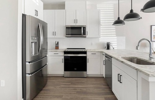 Huntsville Apartment | Landing at Laurel at Dry Creek - 1 Bedroom in E.