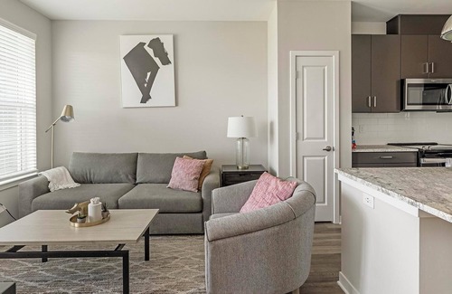 Huntsville Apartment | Landing at Laurel at Dry Creek - 1 Bedroom in E.