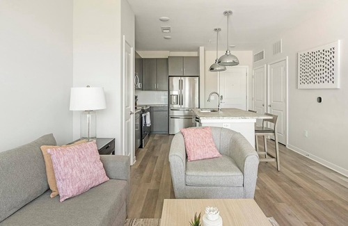 Huntsville Apartment | Landing at Laurel at Dry Creek - 1 Bedroom in E.