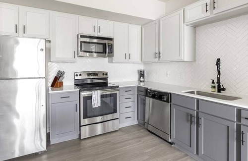 Kessler Apartment | Landing at Lofts at Sylvan Thirty - 2 Bedrooms in East Oak Cliff