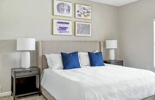 South Baton Rouge Apartment | Landing at Park Rowe Village at Perkins Rowe - 2 Bedrooms in Oak Hills Place