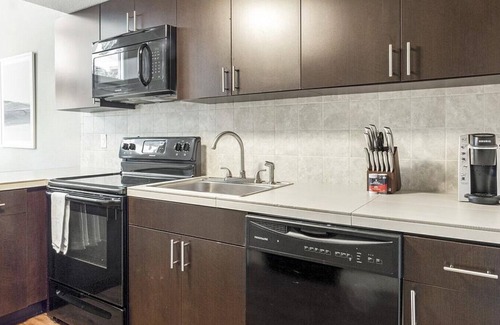 Longmont Apartment | Landing at Parkway Flats - 2 Bedrooms in Downtown Longmont