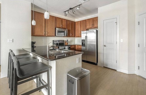 Lone Tree Apartment | Landing at Regency RidgeGate - 1 Bedroom in Downtown Lone Tree