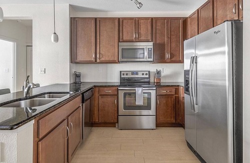 Lone Tree Apartment | Landing at Regency RidgeGate - 1 Bedroom in Downtown Lone Tree