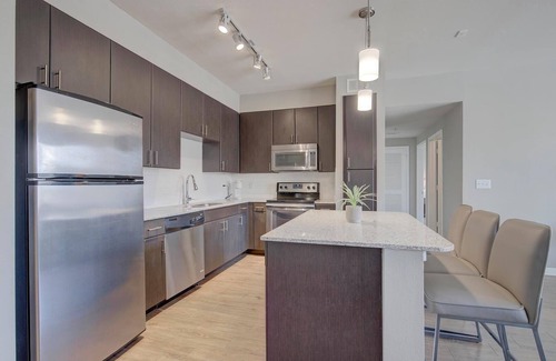 Terrell Heights Apartment | Landing at Republic At Alamo Heights - 2 Bedroo.