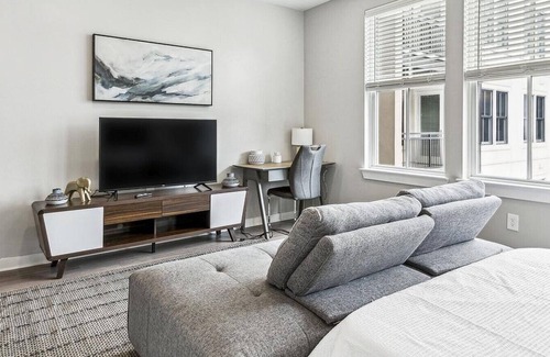 Hitch Village - Fred Wessels Homes Apartment | Landing at Riverworks at Eastern Wharf - Studio in Hitch Village/Fred Wessels Homes