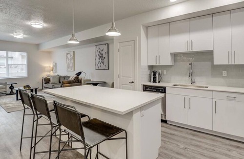 Bluffdale Apartment | Landing at Rockpoint - 1 Bedroom in Independence At The Point