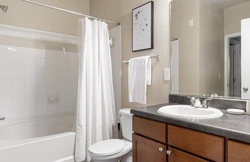 Northwest Raleigh Apartment | Landing at Rose Heights Apartments - 1 Bedroom in Northwest Raleigh