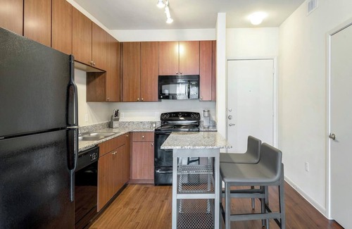 Fort Worth Apartment | Landing at Skyview at Crawford - 1 Bedroom in F.