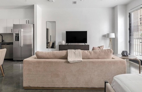 Eighth Avenue Apartment | Landing at Standard Assembly - Studio in South .