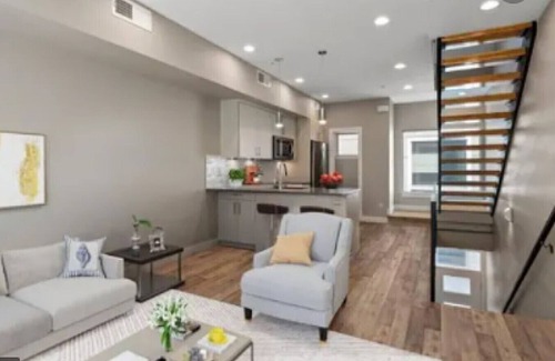 Berkeley Apartment | Landing at Tennyson Place - Studio in Northwest
