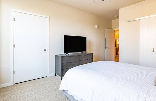 Brown Deer Apartment | Landing at The Bevy - 1 Bedroom in Downtown Brown Deer