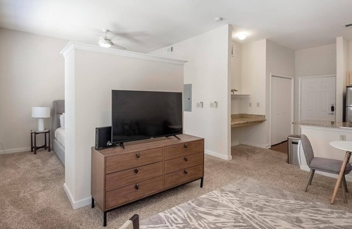 New Pathways Apartment | Landing at The Bristol on Union - 1 Bedroom in .