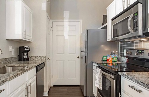 Fort Worth Apartment | Landing at The Heights of Cityview - 1 Bedroom in Downtown Fort Worth