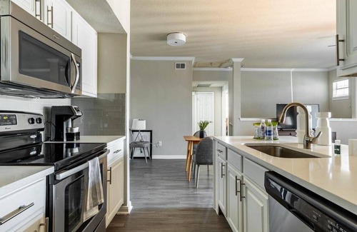 Fort Worth Apartment | Landing at The Heights of Cityview - 1 Bedroom in Downtown Fort Worth