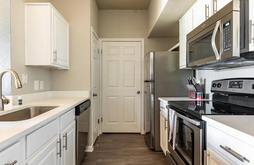 Fort Worth Apartment | Landing at The Heights of Cityview - 1 Bedroom in Downtown Fort Worth