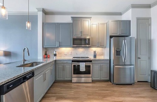 Garland Apartment | Landing at The Hendry - 1 Bedroom in Downtown Garland