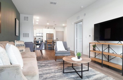 Sanford Apartment | Landing at The Henry Luxury Apartments - 1 Bedr.