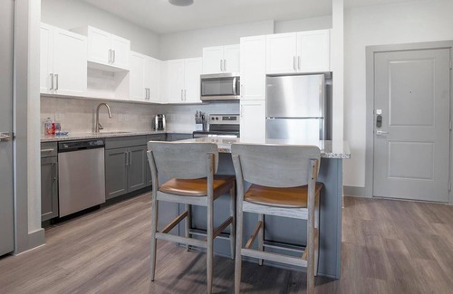 Sanford Apartment | Landing at The Henry Luxury Apartments - 1 Bedr.