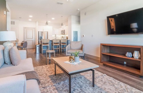 Sanford Apartment | Landing at The Henry Luxury Apartments - 2 Bedr.